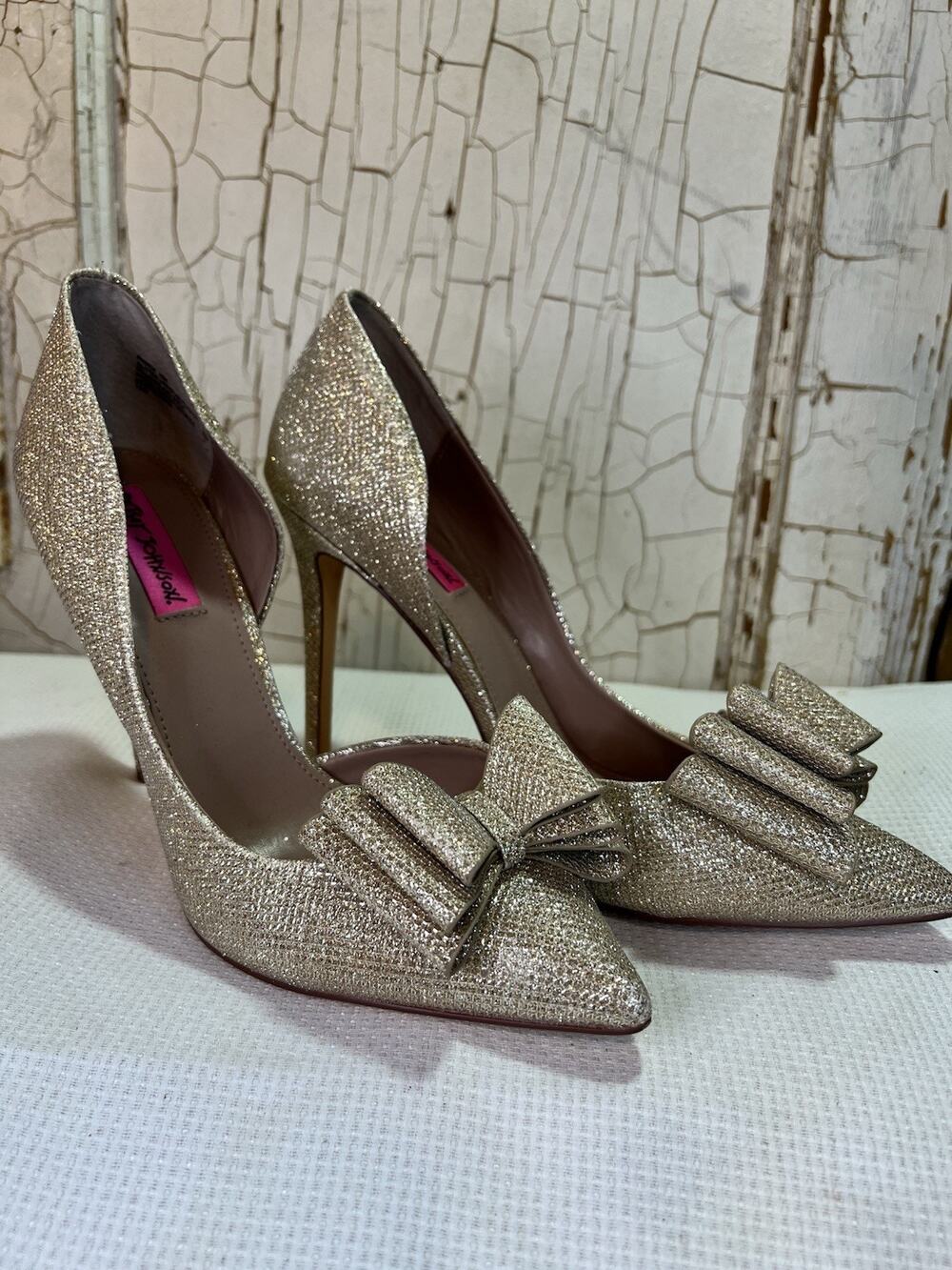 Betsey Johnson Prince Gold Champagne Bow Pumps Stiletto Heels Size 10